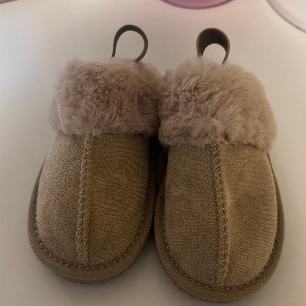 Cozy Tan Baby Booties with Faux Fur